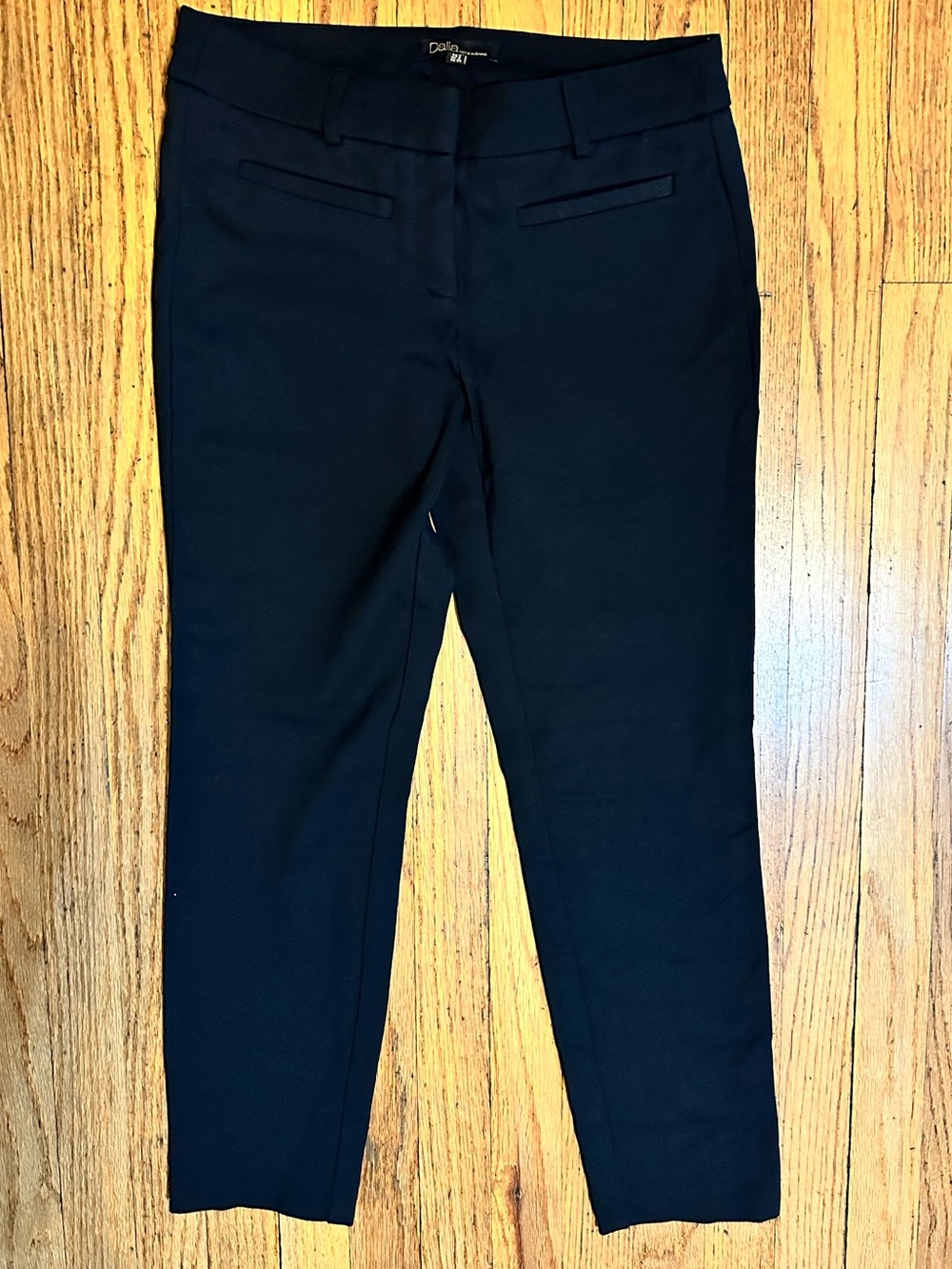 Dalia Women's Black Cropped Tapered Pants